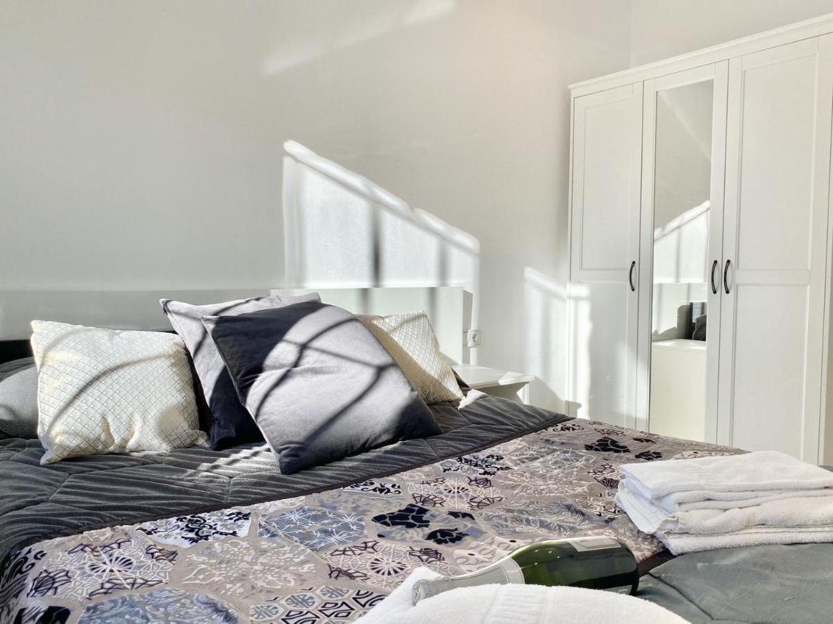 Appartement Devant La Plage Roses Esterno foto